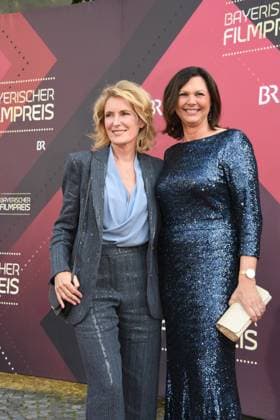 Entertainment Bilder des Tages Maria Furtwängler und Ilse Aigner Verleihung des Bayerischen Filmpreis 22 Ehrung, Auszeichnung, Preis Prinzregenten Theater München 16. Juni 2023
