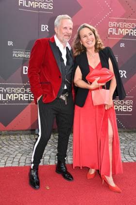 Marie Theres Relin und Sven-Oliver Mueller Verleihung des Bayerischen Filmpreis 22 Ehrung, Auszeichnung, Preis Prinzregenten Theater München 16. Juni 2023