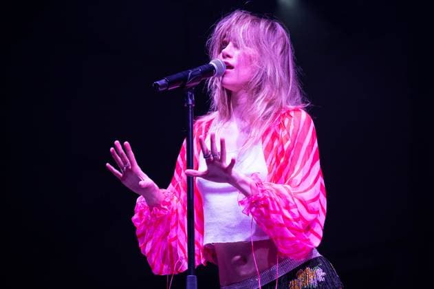 June 15, 2023, Manchester, Tennessee, United States: Suki Waterhouse performs during Day 1 of the 2023 Bonnaroo Music & Arts Festival on June 15, 2023 in Manchester, Tennessee. Manchester United States - ZUMAs181 20230615_zea_s181_087 Copyright: xDarrenxEaglesx