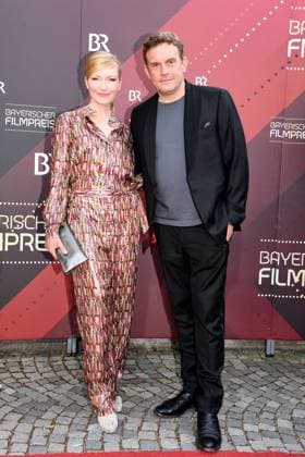 Johanna Christine Gehlen und Sebastian Bezzel bei der Verleihung Bayerischer Filmpreis am 16.06.2023 im Prinzregententheater in Muenchen Bayerischer Filmpreis 2023 in Muenchen