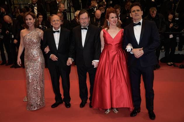 Cannes - The House That Jack Built Screening Matt Dillon, Siobhan Fallon Hogan, Lars von Trier, Bruno Ganz and Sofie Grabol attending the premiere of the film The House That Jack Built during the 71st Cannes Film Festival in Cannes, France on May 14, 2018. Photo by Julien Zannoni APS-Medias ABACAPRESS.COM Cannes France  Copyright: xZannonixJulien APS-Medias ABACAx 636862_021 ZannonixJulien APS-Medias ABACAx 636862_021