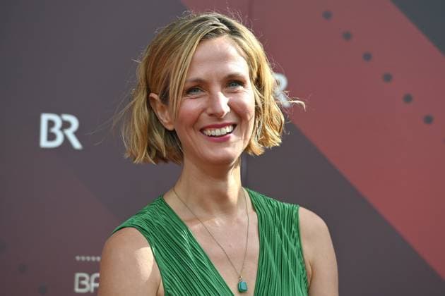 Nathalie Schott (Schauspielerin), Einzelbild,angeschnittenes Einzelmotiv,Portraet,Portrait,Porträt. Roter Teppich,Red Carpet,Bayerischer Filmpreis 2023 am 16.06.2023 im Prinzregententheater in Muenchen.