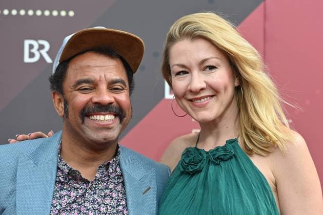 Simon Pearce mit Genija Rykova, Roter Teppich,Red Carpet,Bayerischer Filmpreis 2023 am 16.06.2023 im Prinzregententheater in Muenchen.