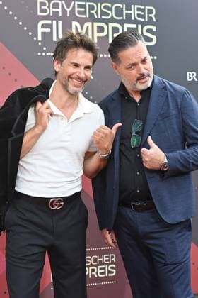 Florian Odendahl (Schasuspieler) und Andreas Herzog. Roter Teppich,Red Carpet,Bayerischer Filmpreis 2023 am 16.06.2023 im Prinzregententheater in Muenchen.