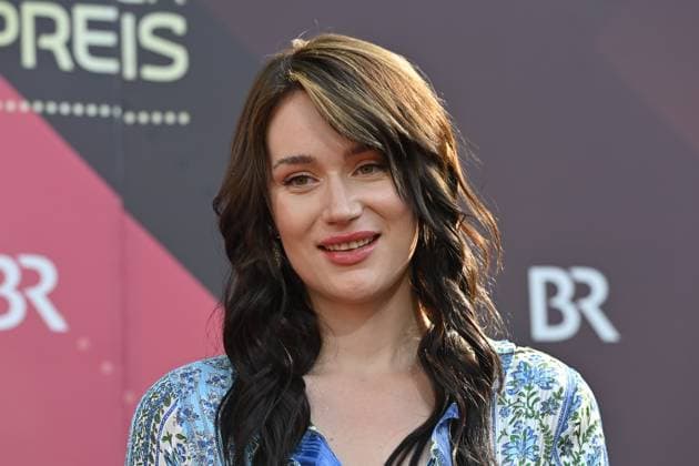 Gloria-Sophie Burkandt (Tochter von Markus Soeder), Einzelbild,angeschnittenes Einzelmotiv,Portraet,Portrait,Porträt. Roter Teppich,Red Carpet,Bayerischer Filmpreis 2023 am 16.06.2023 im Prinzregententheater in Muenchen.