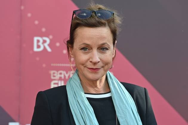 Jule RONSTEDT (Schauspielerin), Einzelbild,angeschnittenes Einzelmotiv,Portraet,Portrait,Porträt. Roter Teppich,Red Carpet,Bayerischer Filmpreis 2023 am 16.06.2023 im Prinzregententheater in Muenchen.