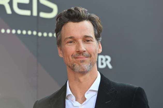 Florian David FITZ (Schauspieler), Einzelbild,angeschnittenes Einzelmotiv,Portraet,Portrait,Porträt Roter Teppich,Red Carpet,Bayerischer Filmpreis 2023 am 16.06.2023 im Prinzregententheater in Muenchen.