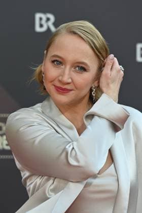 Anna Maria MUEHE (Schauspielerin), Einzelbild,angeschnittenes Einzelmotiv,Portraet,Portrait,Porträt. Roter Teppich,Red Carpet,Bayerischer Filmpreis 2023 am 16.06.2023 im Prinzregententheater in Muenchen.