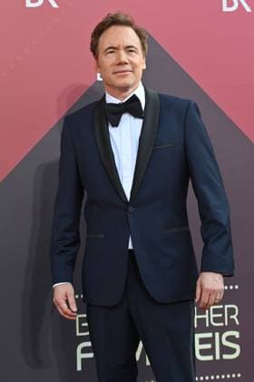 Michael Bully Herbig, Schauspieler, Drehbuchautor, Regisseur und Produzent, Einzelbild,angeschnittenes Einzelmotiv,Halbfigur,halbe Figur. Roter Teppich,Red Carpet,Bayerischer Filmpreis 2023 am 16.06.2023 im Prinzregententheater in Muenchen.