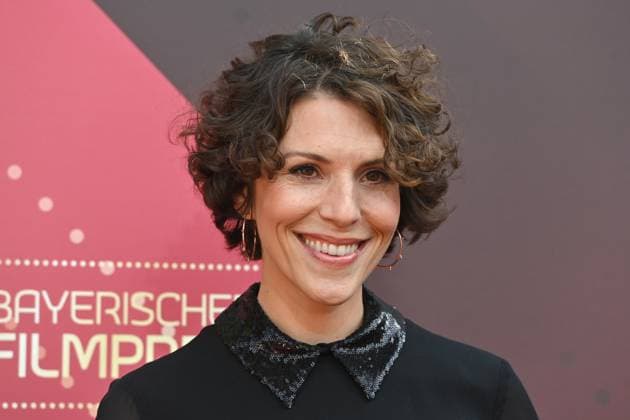 Eva Maria Reichert (Schauspielerin), Einzelbild,angeschnittenes Einzelmotiv,Portraet,Portrait,Porträt Roter Teppich,Red Carpet,Bayerischer Filmpreis 2023 am 16.06.2023 im Prinzregententheater in Muenchen.