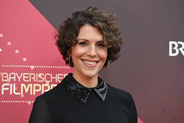 Eva Maria Reichert (Schauspielerin), Einzelbild,angeschnittenes Einzelmotiv,Portraet,Portrait,Porträt Roter Teppich,Red Carpet,Bayerischer Filmpreis 2023 am 16.06.2023 im Prinzregententheater in Muenchen.