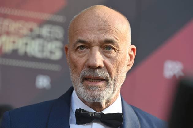 Heiner Lauterbach (Schauspieler), Einzelbild,angeschnittenes Einzelmotiv,Portraet,Portrait,Porträt. Roter Teppich,Red Carpet,Bayerischer Filmpreis 2023 am 16.06.2023 im Prinzregententheater in Muenchen.