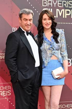 Markus SOEDER (Ministerpraesident Bayern und CSU Vorsitzender) mit seiner Tochter Gloria-Sophie Burkandt. Roter Teppich,Red Carpet,Bayerischer Filmpreis 2023 am 16.06.2023 im Prinzregententheater in Muenchen.