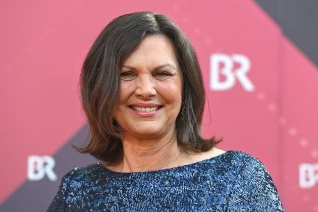 Ilse AIGNER (CSU Politikerin), Einzelbild,angeschnittenes Einzelmotiv,Portraet,Portrait,Porträt. Roter Teppich,Red Carpet,Bayerischer Filmpreis 2023 am 16.06.2023 im Prinzregententheater in Muenchen.