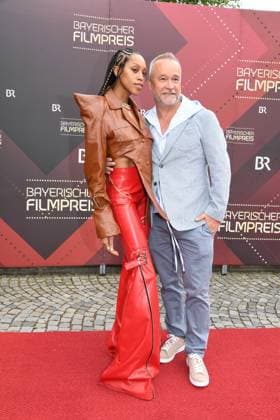 Jazz Aamina und Thomas Darchinger Verleihung des Bayerischen Filmpreis 22 Ehrung, Auszeichnung, Preis Prinzregenten Theater München 16. Juni 2023