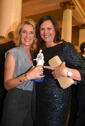 Maria Furtwängler und Ilse Aigner Verleihung des Bayerischen Filmpreis 22 Ehrung, Preis, Auszeichnung Party München 16. Juni 2023