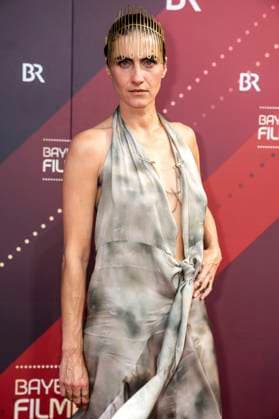 Samia Chancrin bei der Verleihung des 44. Bayerischen Filmpreises 2022 im Prinzregententheater. München, 16.06.2023
