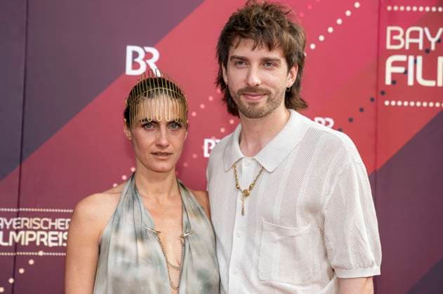 Samia Chancrin und James Newton bei der Verleihung des 44. Bayerischen Filmpreises 2022 im Prinzregententheater. München, 16.06.2023