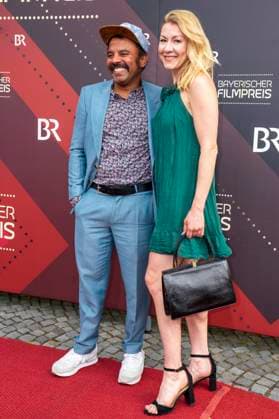 Simon Pearce und Genija Rykova bei der Verleihung des 44. Bayerischen Filmpreises 2022 im Prinzregententheater. München, 16.06.2023