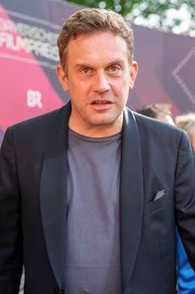 Sebastian Bezzel bei der Verleihung des 44. Bayerischen Filmpreises 2022 im Prinzregententheater. München, 16.06.2023
