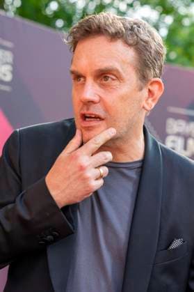 Sebastian Bezzel bei der Verleihung des 44. Bayerischen Filmpreises 2022 im Prinzregententheater. München, 16.06.2023
