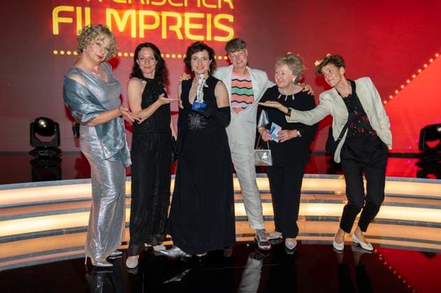 Uli Decker und Team bei der Verleihung des 44. Bayerischen Filmpreises 2022 im Prinzregententheater. München, 16.06.2023
