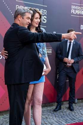Markus Söder mit Tochter Sophie Burkandt bei der Verleihung des 44. Bayerischen Filmpreises 2022 im Prinzregententheater. München, 16.06.2023