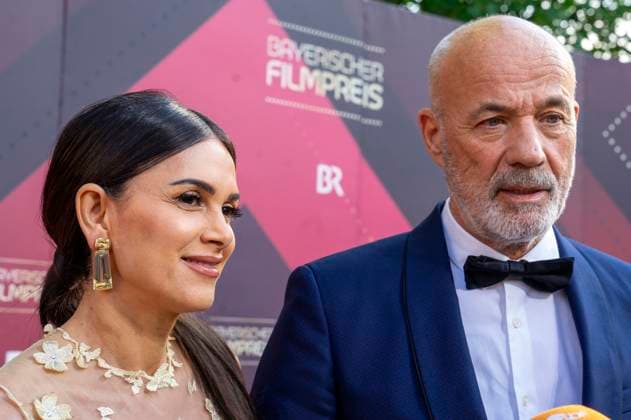 Heiner Lauterbach mit Ehefrau Viktoria Lauterbach bei der Verleihung des 44. Bayerischen Filmpreises 2022 im Prinzregententheater. München, 16.06.2023