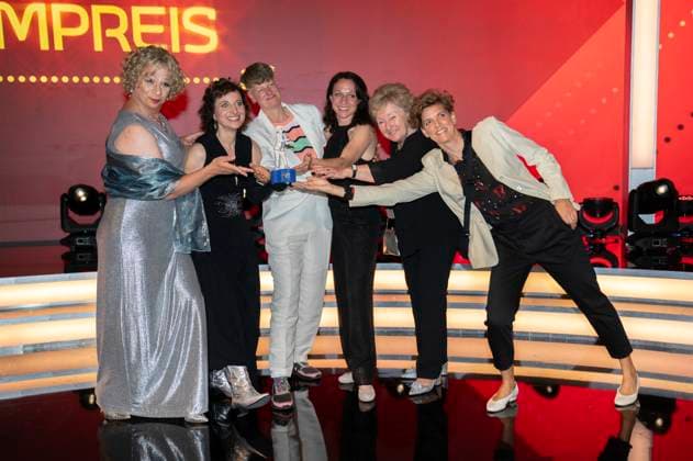 Uli Decker und Team bei der Verleihung des 44. Bayerischen Filmpreises 2022 im Prinzregententheater. München, 16.06.2023