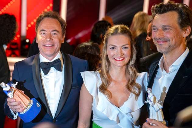 Michael Bully Herbig, Judith Gerlach und Florian David Fitz bei der Verleihung des 44. Bayerischen Filmpreises 2022 im Prinzregententheater. München, 16.06.2023