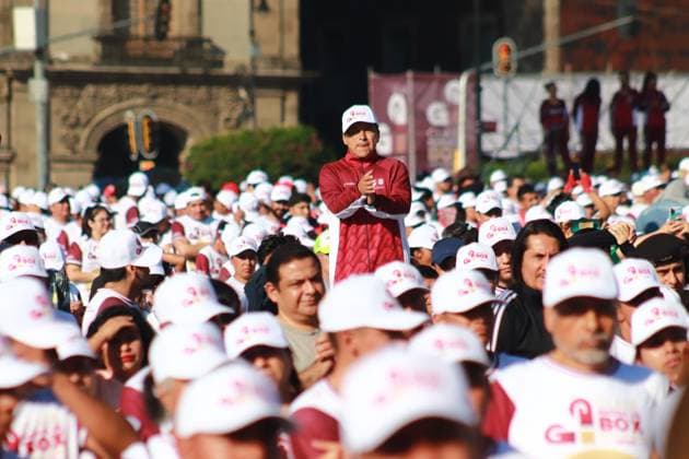 June 17, 2023 in Mexico City, Mexico: Hundred of Personstake part during the Massive Boxing Class in the Mexico City ZoÂ³calo, headed by personalities from Mexican boxing . On June 17, 2023 in Mexico City, Mexico. Mexico City Mexico - ZUMAe321 20230617_zia_e321_061 Copyright: xCarlosxSantiagox