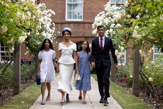 Bilder des Jahres 2023, News June 06 News Themen der Woche KW24 Prime Minister Rishi Sunak attends Trooping of the Colour 17 06 2023. London, United Kingdom. Prime Minister Rishi Sunak, his wife Akshata Murty and their children Krisna and Anoushka walk through the garden on their way to attend Trooping of the Colour on Horse Guards parade to celebrate King Charles III official birthday., Credit:Simon Dawson Avalon United Kingdom, Greater London, London, 10 Downing Street  Copyright: xSimonxDawsonx xAvalonx 0783976588