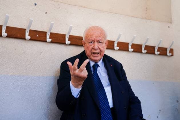 Jean-Claude Gaudin Votes In Municipal Elections - Marseille Jean-Claude Gaudin, incumbent mayor of Les RÃ publicains, went to his polling station in the 8th district for the second round of municipal elections in Marseille, France, on June 28, 2020. Photo by Julien Poupart ABACAPRESS.COM Marseille France  Copyright: xPoupartxJulien ABACAx 734895_038 PoupartxJulien ABACAx 734895_038