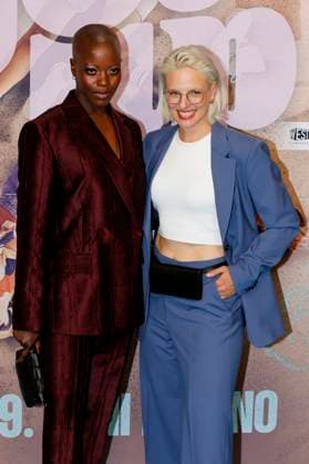 Florence Kasumba und Lea Becker bei der Premiere des Kinofilms Get up im Cinedom. Köln, 18.06.2023 *** Florence Kasumba and Lea Becker at the premiere of the feature film Get up at the Cinedom Cologne, 18 06 2023 Foto:xR.xSchmiegeltx xFuturexImage