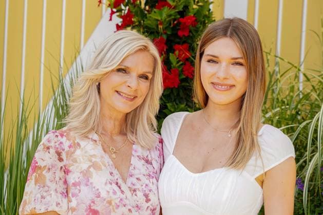Entertainment Themen der Woche KW24 Entertainment Bilder des Tages Uta Bresan und ihre Tochter Magdalena bei der ARD Show Immer wieder sonntags am 18.06.2023 im Europapark in Rust Immer wieder Sonntags in der ARD, 18.06.2023 *** Uta Bresan and her daughter Magdalena at the ARD show Immer wieder sonntags on 18 06 2023 at the Europapark in Rust Immer wieder Sonntags on ARD, 18 06 2023 
