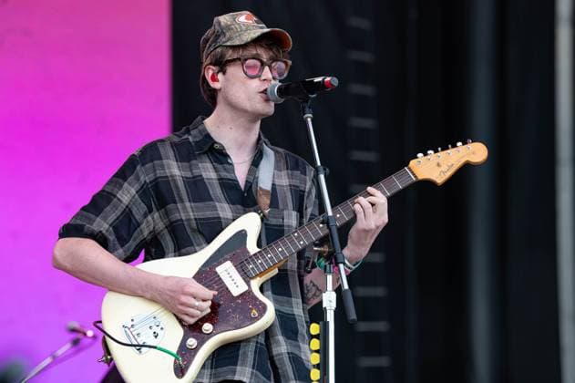June 18, 2023, Manchester, Tennessee, United States: Jake Luppen with Hippo Campus performs on Day 4 of the 2023 Bonnaroo Music & Arts Festival on June 18, 2023 in Manchester, Tennessee. Manchester United States - ZUMAs181 20230618_zea_s181_046 Copyright: xDarrenxEaglesx
