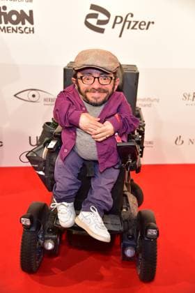 Entertainment Bilder des Tages 21. Deutscher HörfilmPreis 2023 Raul Aguayo-Krauthausen Ankunft, zum 21. Deutscher HörfilmPreis 2023 in Berlin am 18.06.2023