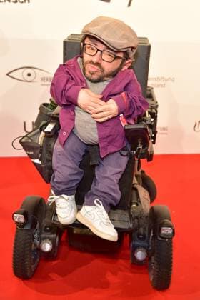 21. Deutscher HörfilmPreis 2023 Raul Aguayo-Krauthausen Ankunft, zum 21. Deutscher HörfilmPreis 2023 in Berlin am 18.06.2023
