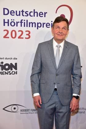 21. Deutscher HörfilmPreis 2023 GF, dbsv andreas bethke Ankunft, zum 21. Deutscher HörfilmPreis 2023 in Berlin am 18.06.2023