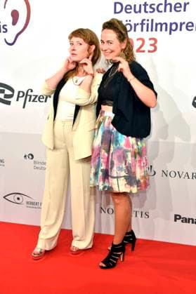 Sarah Bauerett und Ines Hollinger bei der Verleihung des 21. Deutschen Hörfilmpreises 2023 in der Hauptstadtrepräsentanz der Deutschen Telekom. Berlin, 20.06.2023