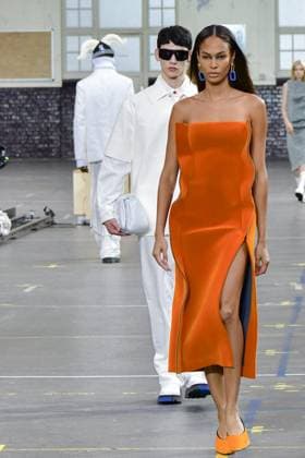 Off-White : Runway - Fall Winter 2021 2022 - Paris Fashion Week Joan Smalls walks the runway during the Off-White Fall Winter 2021 2022 show as part of Paris Fashion Week on July 04, 2021 in Paris, France. Photo by Jana Call me J ABACAPRESS.COM Paris France  Copyright: xJanaxCallxmexJ ABACAx 771287_001 JanaxCallxmexJ ABACAx 771287_001