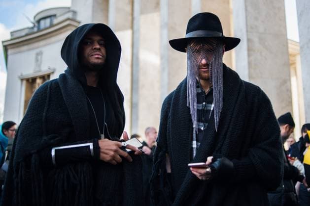 PFW - Rick Owens - Street Style Arrivals Two men pose before the Rick Owens shows as part of Paris Menswear Fall Winter 2019-2020 on January 17, 2019, in Paris, France. Photo by Julie Sebadelha ABACAPRESS.COM  Copyright: xSebadelhaxJulie ABACAx 666479_003 SebadelhaxJulie ABACAx 666479_003