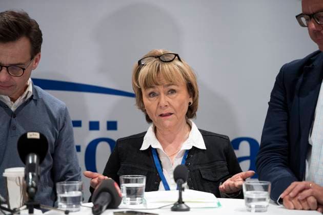 SÄLEN 20180115 Moderaternas Beatrice Ask flankerad av partiledare Ulf Kristersson och Hans Wallmark, pa Rikskonferensen Folk och Försvar i Sälen. SÄLEN SVERIGE x10060x *** SÄLEN 20180115 The Moderate Partys Beatrice Ask flanked by party leaders Ulf Kristersson and Hans Wallmark, at the National Conference on People and Defense in Sälen SÄLEN SVERIGE x10060x  Copyright: xHenrikxMontgomery TTx FOLK OCH FÖRSVAR