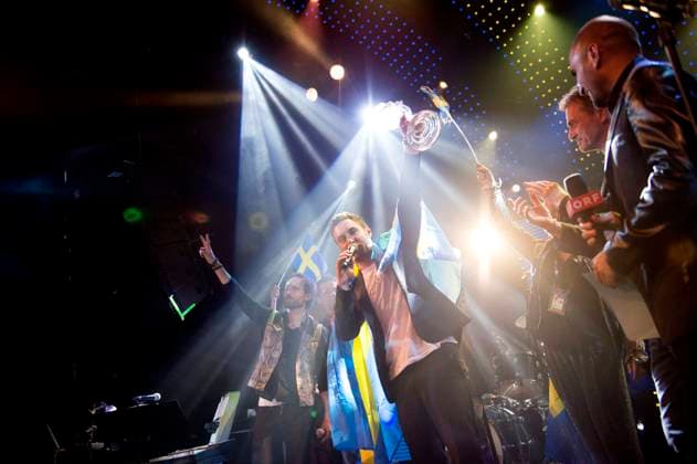 WIEN 20150524 Mans Zelmerlöw vinner Eurovision Song Contest 2015 med bidraget Heroes. Mans framför vinnarlaten Heroes pa Eurovisionklubben Euroclub direkt efter att han lämnat arenan. WIEN ÖSTERRIKE x10070x *** VIENNA 20150524 Mans Zelmerlöw wins the Eurovision Song Contest 2015 with the entry Heroes Mans performs the winning song Heroes at the Eurovision club Euroclub right after leaving the arena VIENNA AUSTRIA x10070x  Copyright: xJessicaxGow TTx EUROVISION 2015