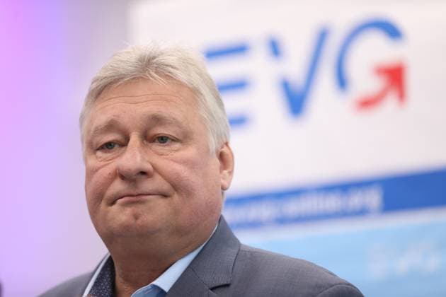 News Themen der Woche KW25 News Bilder des Tages Berlin, Deutschland, 22.06.2023: Martin Burkert auf Pressekonferenz der Eisenbahn- und Verkehrsgewerkschaft EVG im Hotel Estrel. Der Bundesvorstand der Gewerkschaft hatte zuvor über die Tarifverhandlungen mit der Deutschen Bahn und einen möglichen Streik beraten. *** Berlin, Germany, 22 06 2023 Martin Burkert at press conference of the railroad and transport union EVG in the Hotel Estrel The federal board of the union had previously discussed the collective bargaining with Deutsche Bahn and a possible strike Copyright: xdtsxNachrichtenagenturx dts_20169