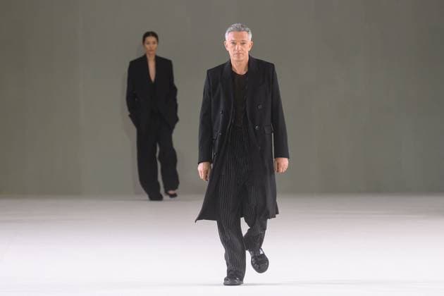 Bilder des Jahres 2023, Entertainment June 06 Entertainment Themen der Woche KW25 Entertainment Bilder des Tages Paris Fashion Week, AMI Alexandre Mattiussi Modenschau - Vincent Cassel läuft als Model PFW - Vincent Cassel Models For AMI Alexandre Mattiussi Actor Vincent Cassel walks the runway during the Ami Alexandre Mattiussi Menswear Spring Summer 2024 show as part of Paris Fashion Week on June 22, 2023 in Paris, France. Photo by Laurent Zabulon ABACAPRESS.COM Paris France  Copyright: xZabulonxLaurent ABACAx 857993_001 ZabulonxLaurent ABACAx 857993_001
