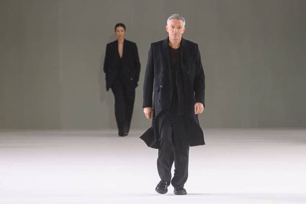 Paris Fashion Week, AMI Alexandre Mattiussi Modenschau - Vincent Cassel läuft als Model PFW - Vincent Cassel Models For AMI Alexandre Mattiussi Actor Vincent Cassel walks the runway during the Ami Alexandre Mattiussi Menswear Spring Summer 2024 show as part of Paris Fashion Week on June 22, 2023 in Paris, France. Photo by ABACAPRESS.COM Paris France  Copyright: xABACAx 857994_001 ABACAx 857994_001