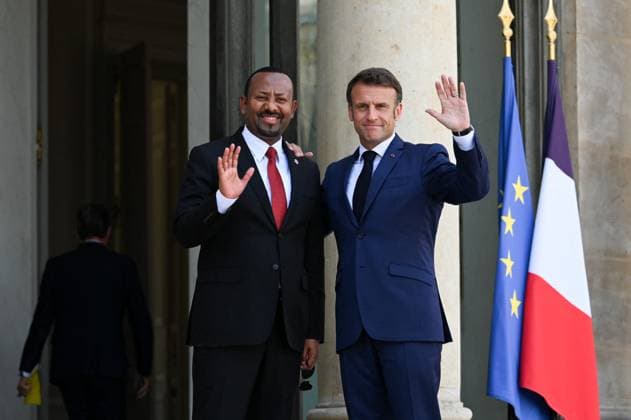 French President Receives Prime Minister of Ethiopia - Paris French President Emmanuel Macron greets Abiy Ahmed, Prime Minister of the Federal Democratic Republic of Ethiopia at the Elysee Palace, on the sidelines of the New Global Financial Pact Summit, in Paris, on June 23, 2023. Dozens of global leaders are gathering in Paris on June 23 for a summit to tease out a new consensus on international economic reforms to help debt-burdened developing countries face a growing onslaught of challenges, particularly climate change. Photo by Tomas Stevens ABACAPRESS.COM Paris France  Copyright: xStevensxTomas ABACAx 858081_003 StevensxTomas ABACAx 858081_003