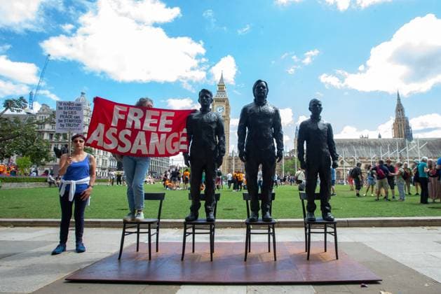 Bilder des Jahres 2023, News June 06 News Themen der Woche KW25 June 24, 2023, London, England, United Kingdom: Bronze statues of whistleblowers John Snowden, Julian Assange and Chelsea Manning are seen in LondonÃ¢â‚¬â ¢s Parliament Square. Statues by artist Davide Dormino are called Ã¢â‚¬oeAnything To Say? A monument To Courage. London United Kingdom - ZUMAs262 20230624_zip_s262_013 Copyright: xTayfunxSalcix