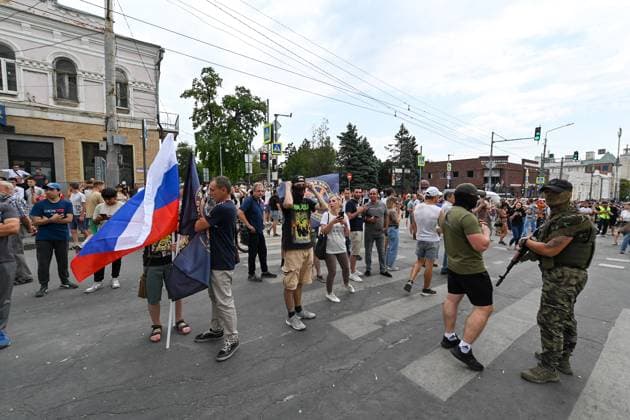 June 24.2023. Russia. Rostov-on-Don. Citizens at the building of the Southern Military District. KarbinovxAnatoly